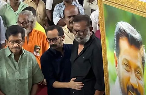 സിദ്ദിഖിന്റെ മൃതദേഹത്തിനരികിൽ ലാലും ഫഹദും ഫാസിലും/ വിഡിയോ സ്ക്രീൻഷോട്ട്