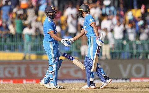 രോഹിതും ഗില്ലും ബാറ്റിങിനിടെ/ പിടിഐ