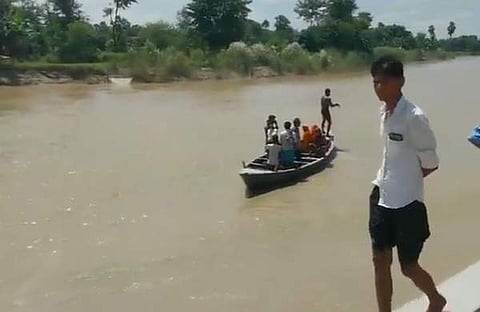 ബിഹാറില് ബോട്ട് മറിഞ്ഞ പുഴയില് നടക്കുന്ന രക്ഷാപ്രവര്ത്തനം, എഎന്ഐ