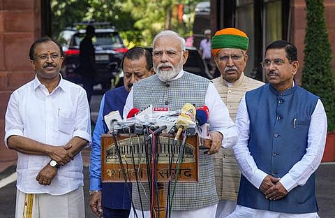 പാര്ലമെന്റ് സമ്മേളനത്തിന് മുന്നോടിയായി നരേന്ദ്രമോദി മാധ്യമങ്ങളെ കാണുന്നു/ പിടിഐ