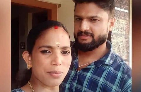 അനിഷ, മുകേഷ്/ ടിവി സ്ക്രീൻഷോട്ട്