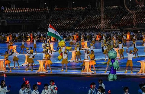 ഉദ്ഘാടന ചടങ്ങ്. ഇന്ത്യൻ പതാകയേന്തി ഹർമൻപ്രീത് സിങും ലവ്ലിനയും/ പിടിഐ