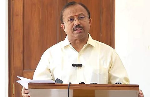 വി മുരളീധരന്