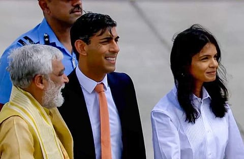 ബ്രിട്ടീഷ് പ്രധാനമന്ത്രി ഋഷി സുനക് ഭാര്യ അക്ഷത മൂർത്തിയും ഡൽഹിയിലെത്തിയപ്പോൾ/ ചിത്രം: പിടിഐ