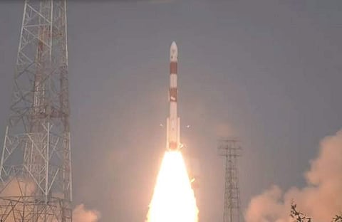 പിഎസ്എല്വി സി 58 ശ്രീഹരിക്കോട്ടയില്നിന്നു കുതിച്ചുയരുന്നു/പിടിഐ