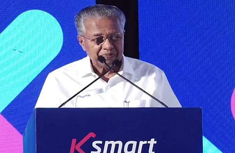 കെ സ്മാർട്ട് പദ്ധതി ഉദ്ഘാടനം ചെയ്ത് മുഖ്യമന്ത്രി പ്രസംഗിക്കുന്നു/ ഫെയ്സ്ബുക്ക്