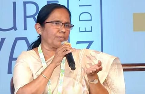 കെ കെ ശൈലജ കെഎൽഎഫ് വേദിയിൽ/ ടിവി ദൃശ്യം