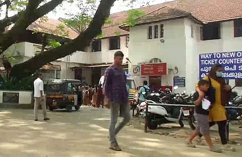 കോഴിക്കോട് ബീച്ച് ആശുപത്രി/ ടെലിവിഷൻ സ്ക്രീൻഷോട്ട്