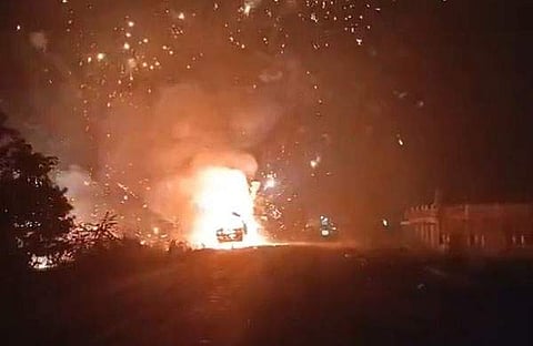 ചിത്രം/ എക്സ്