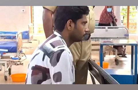 പ്രതി പൊലീസ് കസ്റ്റഡിയിൽ/ ടിവി ദൃശ്യം