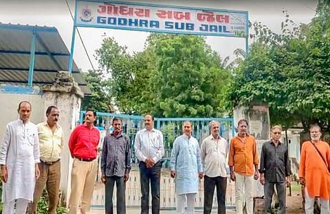 ബിൽകിസ് ബാനു കേസിലെ പ്രതികൾ ജയിൽമോചിതരായപ്പോൾ/ പിടിഐ