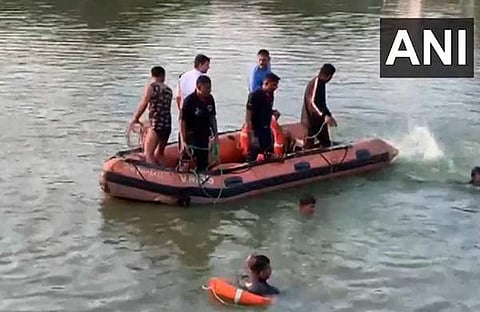 രക്ഷാപ്രവർത്തനം തുടരുന്നു/ എക്സ്