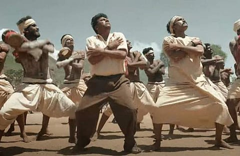 ക്യാപ്റ്റർ മില്ലെറിലെ ഗാനത്തിൽ നിന്ന്/ വിഡിയോ സ്ക്രീൻഷോട്ട്