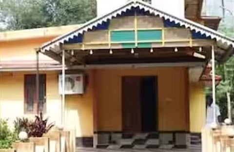 തോമസിന്റെ വീട്