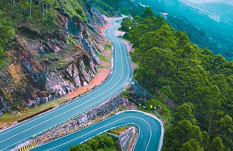 മന്ത്രി മുഹമ്മദ് റിയാസ് ഫെയ്സ്ബുക്കിൽ പങ്കുവെച്ച മൂന്നാർ- ബോഡിമേട്ട് റോഡിന്റെ ചിത്രം