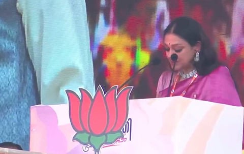 ബിജെപി വേദിയില് ശോഭന സംസാരിക്കുന്നു