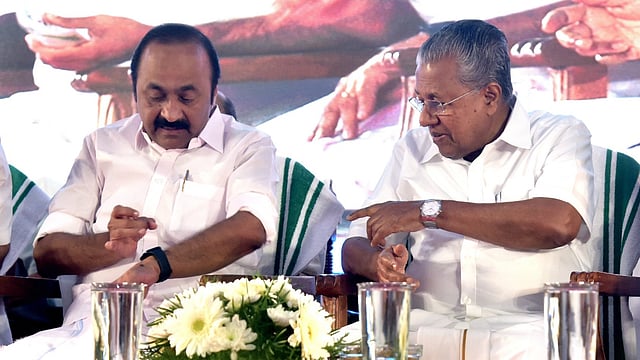 അമ്മാതിരി വര്‍ത്തമാനം വേണ്ടെന്ന് മുഖ്യമന്ത്രി, ഇങ്ങോട്ടും അതു വേണ്ടെന്ന് പ്രതിപക്ഷ നേതാവ്, വാക്‌പോര്; നിയമസഭാ സമ്മേളനം വെട്ടിച്ചുരുക്കി