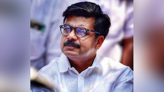 ഭൂമി കയ്യേറ്റം:  മാത്യു കുഴല്‍നാടനെതിരെ നടപടിയുമായി റവന്യൂ വകുപ്പ്; ഒഴിപ്പിക്കാതിരിക്കാന്‍ കാരണം കാണിക്കണം