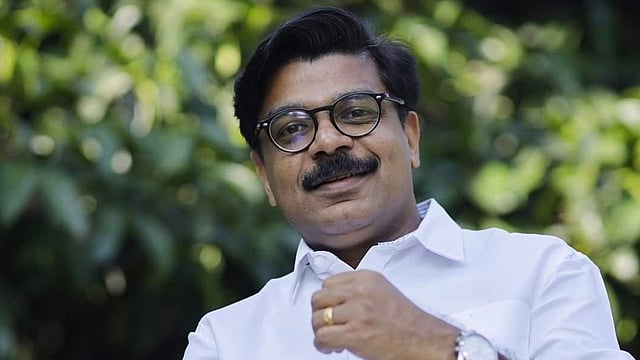 സ്പില്വേ തുറക്കാതിരുന്നത് കരിമണല് കമ്പനിക്കു വേണ്ടി, 2018 ലെ പ്രളയത്തിന് പിന്നില് അഴിമതി; മന്ത്രി കൃഷ്ണന്കുട്ടിയുടെ ശബ്ദരേഖയുമായി മാത്യു കുഴല്നാടന്
