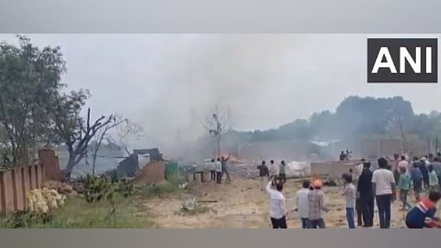 യുപിയില്‍ പടക്കനിര്‍മ്മാണ ശാലയില്‍ സ്‌ഫോടനം; നാലു മരണം