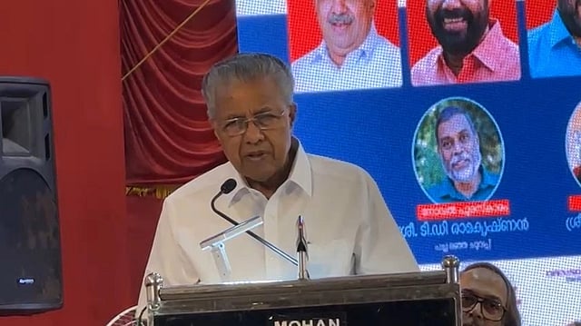 'മത രാഷ്ട്രമാക്കാനുള്ള ശ്രമം അതിവേഗം നടക്കുന്നു'- പിണറായി