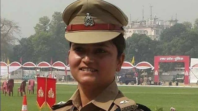 ഐആര്‍എസ് ഉദ്യോഗസ്ഥന്‍ ചമഞ്ഞ് ഐപിഎസ് ഉദ്യോഗസ്ഥയെ വിവാഹം കഴിച്ചു; തട്ടിപ്പിന് ഇരയായി 'ലേഡി സിംഹം'