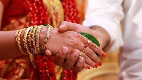സ്ത്രീധനം നല്‍കുന്നത് കുറ്റകരമല്ലാതാക്കാന്‍ ശുപാര്‍ശ; കേന്ദ്രം സത്യവാങ്മൂലം നല്‍കണമെന്ന് ഹൈക്കോടതി