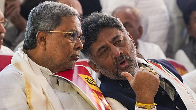 കര്ണാടക മുഖ്യമന്ത്രി സിദ്ധരാമയ്യയും ഉപമുഖ്യമന്ത്രി ഡികെ ശിവകുമാറും ജന്തര് മന്തിറില് 'ചലോ ഡല്ഹി' സമരത്തില്