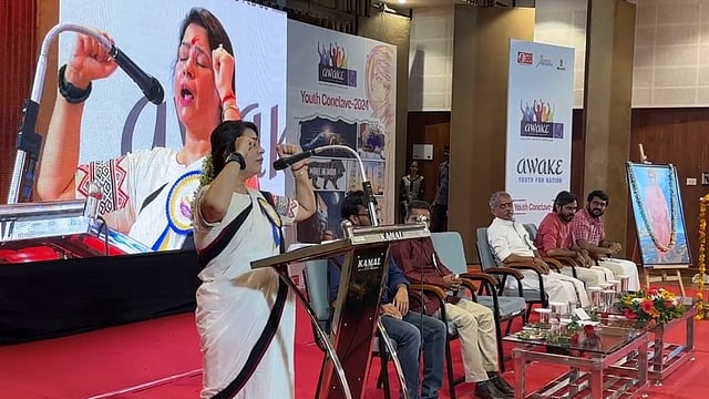 സദസ് 'ഭാരത് മാതാ കീ ജയ്' വിളിച്ചില്ല; കോഴിക്കോട്ടെ പരിപാടിയില് ക്ഷോഭിച്ച് മീനാക്ഷി ലേഖി