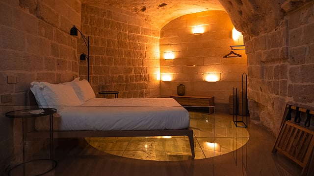 ഗുഹാവീടുകള്