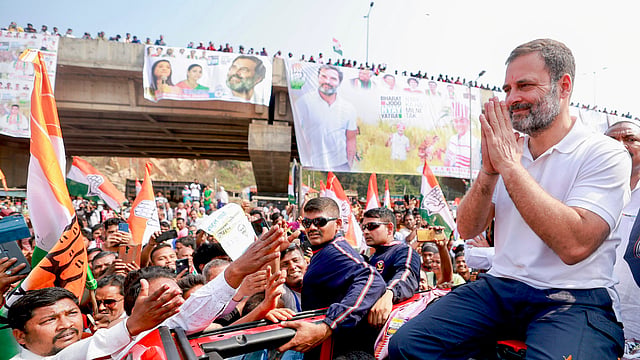 മോദി പിന്നാക്കക്കാരനല്ല; ജനിച്ചത് ഒബിസി സമുദായത്തില്‍ അല്ലെന്ന് രാഹുല്‍ - വിഡിയോ