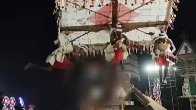 പത്തനംതിട്ടയില്‍ ഗരുഡന്‍ തൂക്കത്തിനിടെ എട്ട് മാസം പ്രായമുള്ള കുഞ്ഞ് താഴെ വീണു, കൈ ഒടിഞ്ഞ് ആശുപത്രിയില്‍