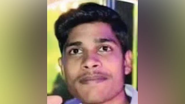പരീക്ഷയ്‌ക്കിടെ മൊബൈൽ ഉപയോ​ഗിച്ചത് അധ്യാപകൻ പിടിച്ചു; വിദ്യാർഥി കെട്ടിടത്തിൽ നിന്ന് ചാടിമരിച്ചു
