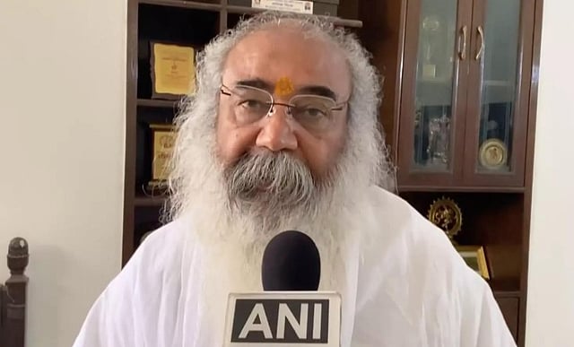 ആചാര്യ പ്രമോദ് കൃഷ്ണനെ കോണ്‍ഗ്രസില്‍ നിന്നും പുറത്താക്കി