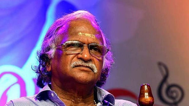 'സര്ക്കാര് പണം മുടക്കുമ്പോള് സുതാര്യത വേണം', അടൂരിനെ പിന്തുണച്ച് ശ്രീകുമാരന് തമ്പി; 'ഹേമ കമ്മിറ്റി റിപ്പോര്ട്ട് ഒന്നുമല്ലാതായത് രാഷ്ട്രീയക്കാര്ക്ക് വേണ്ടപ്പെട്ടവരുള്ളതിനാല്'