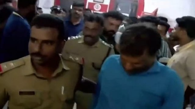 കേരള യൂണിവേഴ്സിറ്റി കലോത്സവത്തില് കോഴ; മൂന്ന് വിധികര്ത്താക്കള് അറസ്റ്റില്
