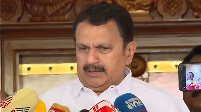 പാര്‍ട്ടി ഏല്‍പ്പിച്ച ദൗത്യം ഏറ്റെടുക്കുന്നു, കരുണാകരനെ സംഘികള്‍ക്ക് വിട്ടുകൊടുക്കില്ല; കെ മുരളീധരൻ