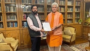 കശ്മീരില്‍ സ്വന്തമായി ഭൂമി; രണ്ടര ഏക്കര്‍; 8.16 കോടി രൂപ; ആദ്യസംസ്ഥാനമാകാന്‍ മഹാരാഷ്ട്ര