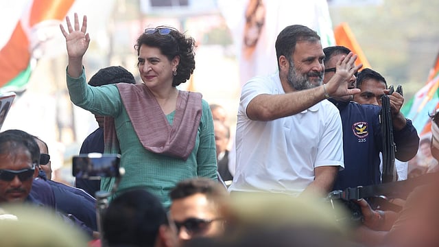 'പേടിച്ചരണ്ട സ്വേച്ഛാധിപതി ജനാധിപത്യം ഇല്ലാതാക്കാന് ശ്രമിക്കുന്നു'; കെജരിവാളിന്റെ അറസ്റ്റിൽ രാഹുൽ ഗാന്ധി