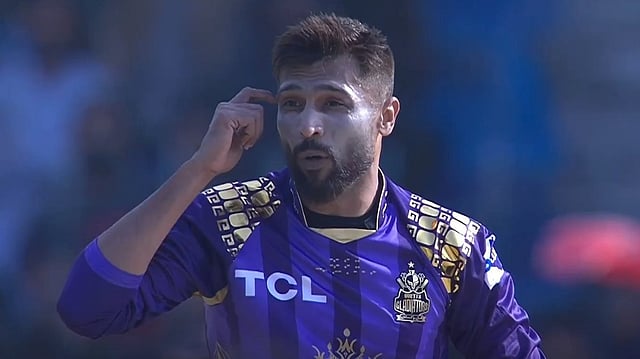 'ഒത്തു കളിക്കാരാ...' - അധിക്ഷേപിച്ച് ആരാധകന്; ചൂടായി പാക് താരം മുഹമ്മദ് ആമിർ (വീഡിയോ)