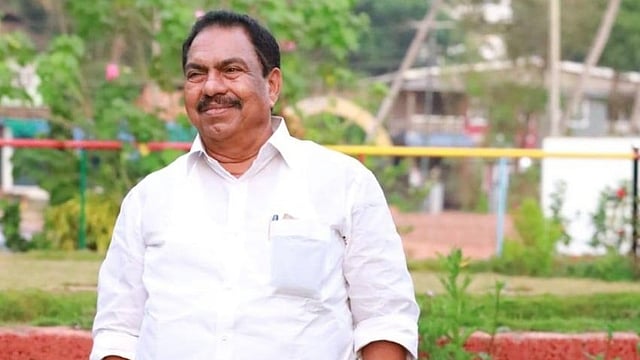 'കോൺഗ്രസിൽ തിരിച്ചെടുക്കും'; കണ്ണൂരില് സ്വതന്ത്രനായി മത്സരിക്കാനുള്ള തീരുമാനം പിന്വലിച്ച് മമ്പറം ദിവാകരന്