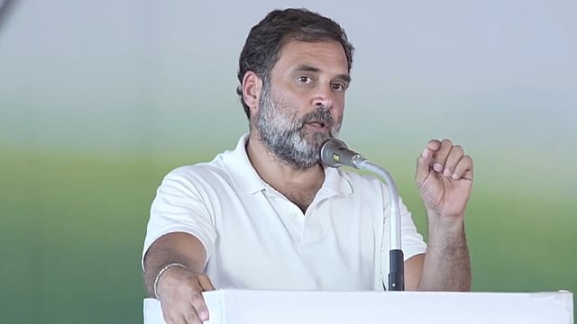 Rahul gandhi against pinarayi