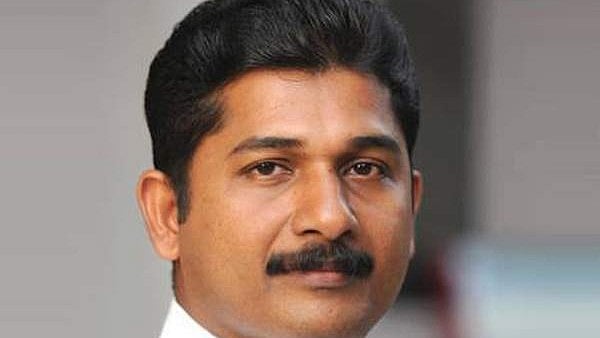 'ദൈവങ്ങളുടെ ചിത്രം സ്ലീപ്പില് അച്ചടിച്ച് നല്കിയാലും കുഴപ്പമില്ലെന്ന സന്ദേശം'; വിചിത്ര വിധിയെന്ന് സ്വരാജ്