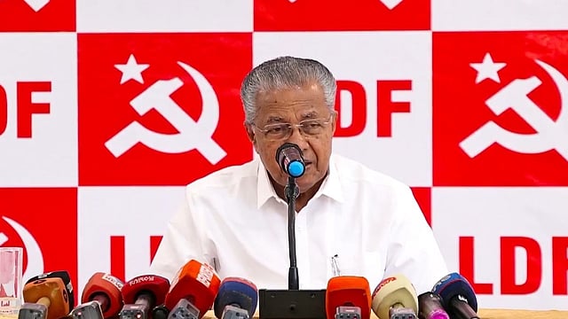 പാനൂർ സ്ഫോടനം: മരണ വീട് സന്ദര്‍ശിച്ചത് സാമൂഹിക ജീവിതത്തിന്റെ ഭാഗം; കുറ്റത്തോട് ഒരു മൃദുസമീപനവുമില്ലെന്ന് മുഖ്യമന്ത്രി 