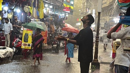 വേനല് മഴ വരുന്നു, മൂന്ന് ജില്ലകളില് ഓറഞ്ച് അലര്ട്ട്