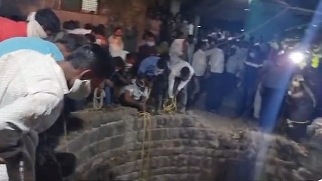 5 DEAD, After Jumping Into Abandoned Well To Save Cat