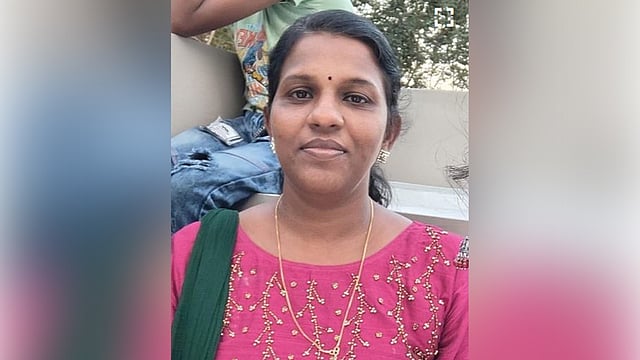 സൗണ്ട് ബോക്സിൽ നിന്ന് കാതടപ്പിക്കുന്ന ശബ്ദം; പിന്നിൽ നിന്ന് വന്ന കെഎസ്ആർടിസി ബസ് ഇടിച്ച് സ്കൂട്ടർ യാത്രികയ്ക്ക് ദാരുണാന്ത്യം