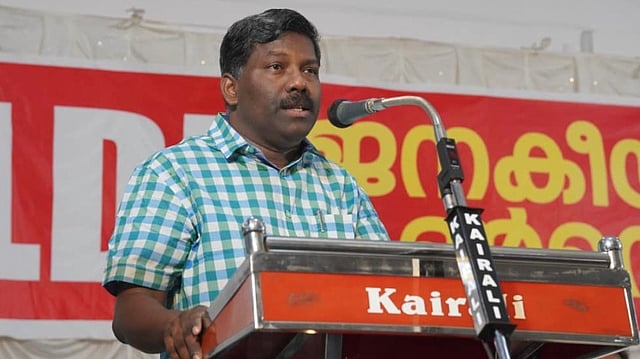 കരുവന്നൂര്‍ ബാങ്ക് തട്ടിപ്പ്: പി കെ ബിജു ഇഡിക്ക് മുന്നില്‍; അറിയാവുന്ന മറുപടി കൊടുക്കുമെന്ന് ബിജു 