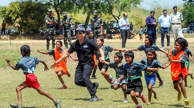 യുവ ഫൗണ്ടേഷനിലെ കുട്ടികള്ക്കൊപ്പം മണിക്കൂറുകള് സമയം ചെലവഴിച്ച് സച്ചിന്