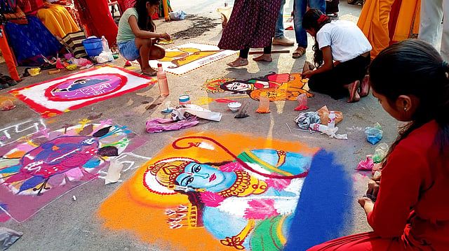 'രാമനവമി'യില്‍ രാഷ്ട്രീയപ്പോര്, അവധി പ്രഖ്യാപിച്ച് മമത, റാലിയുമായി തൃണമൂലും ബിജെപിയും